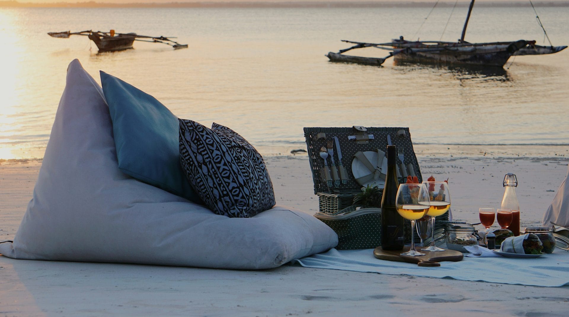 znz beachpicnic morgan-nott-XYnqQtOcw78-unsplash znz beachpicnic morgan-nott-XYnqQtOcw78-unsplash